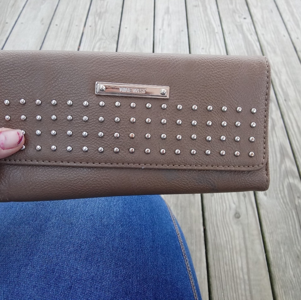 Nine west wallet